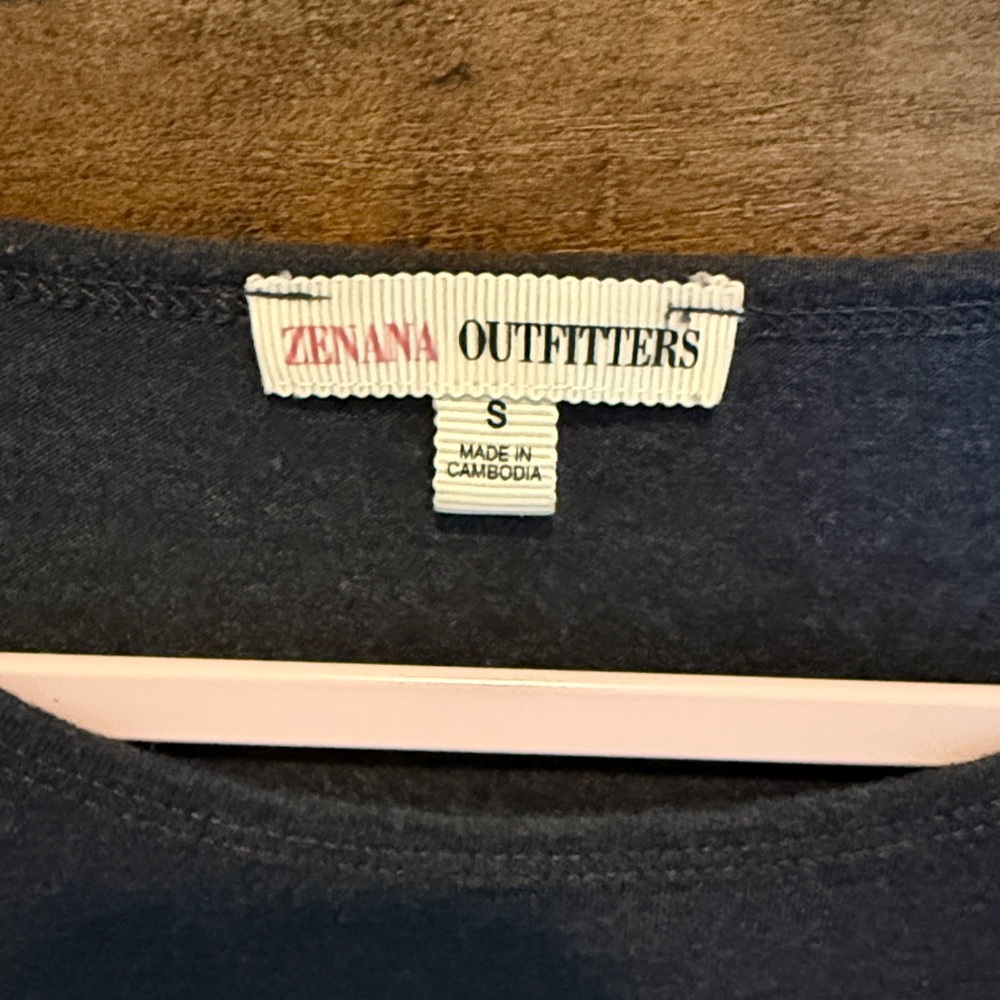 Zenana Outfitters Dar Gary Short Sleeve Tunic with Pocket - Picture 5 of 5